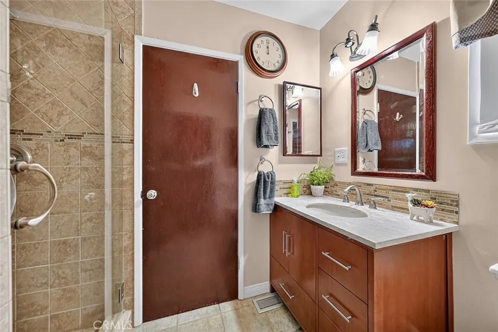 2349 Rockdell Street La Crescenta, CA 91214