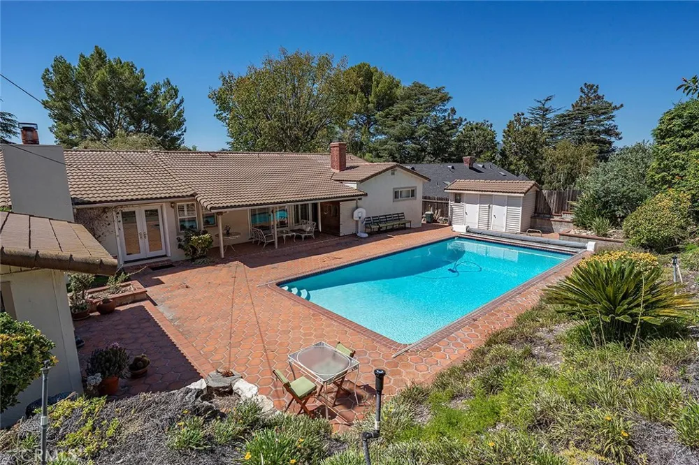 2349 Rockdell Street La Crescenta, CA 91214