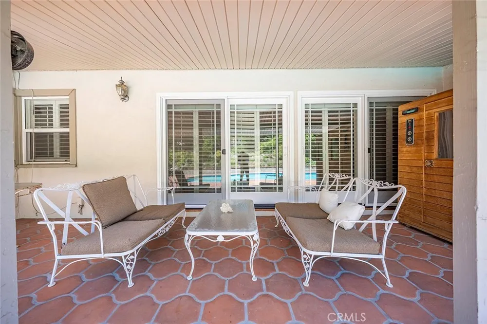 2349 Rockdell Street La Crescenta, CA 91214