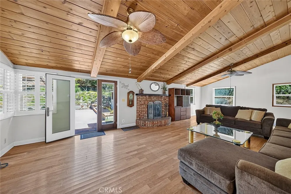 2349 Rockdell Street La Crescenta, CA 91214
