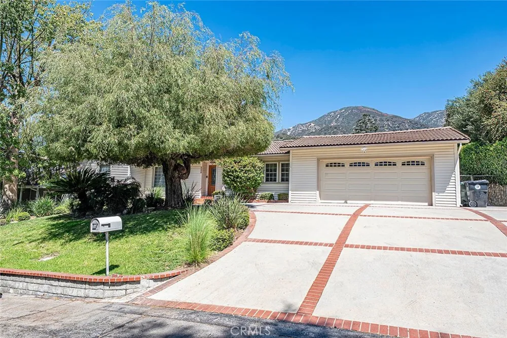 2349 Rockdell Street La Crescenta, CA 91214