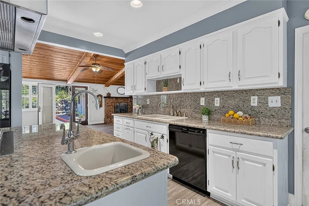 2349 Rockdell Street La Crescenta, CA 91214