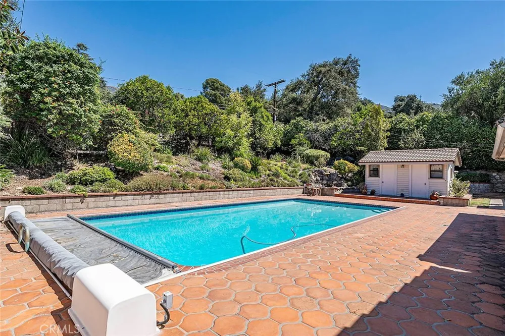 2349 Rockdell Street La Crescenta, CA 91214