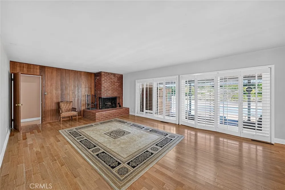 2349 Rockdell Street La Crescenta, CA 91214