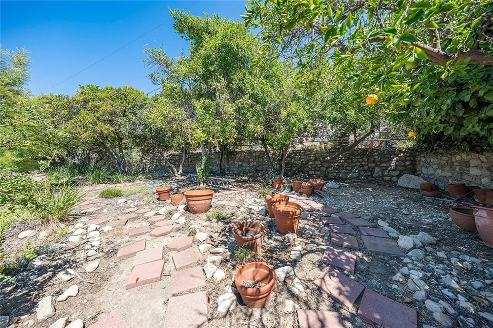 2349 Rockdell Street La Crescenta, CA 91214