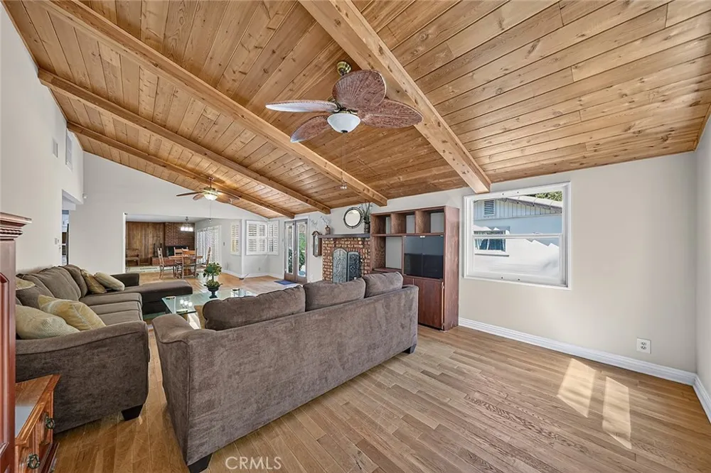 2349 Rockdell Street La Crescenta, CA 91214