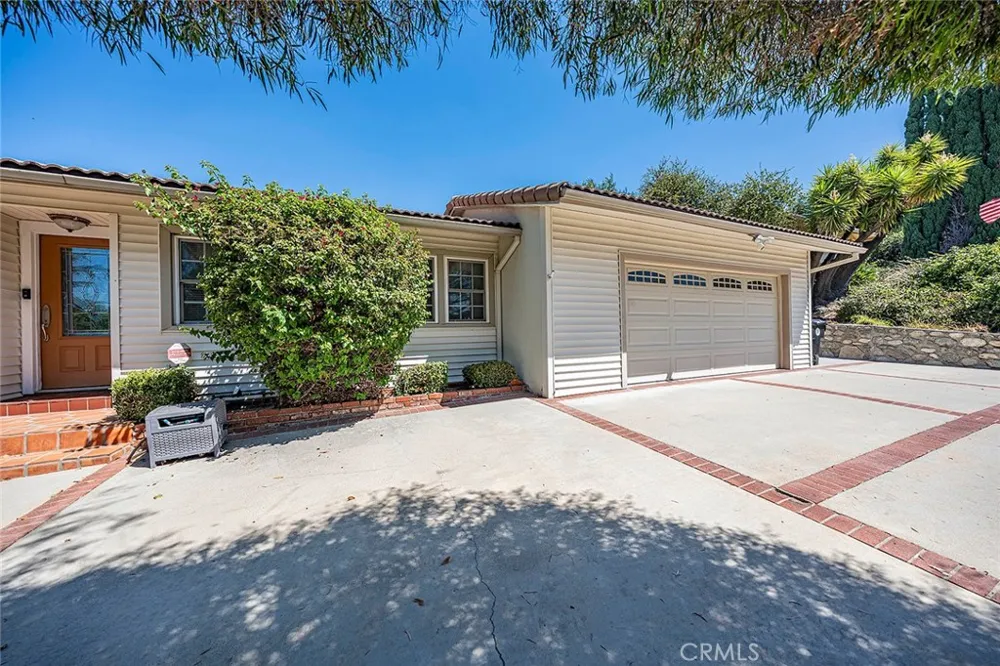 2349 Rockdell Street La Crescenta, CA 91214