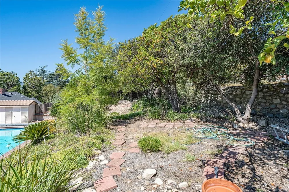 2349 Rockdell Street La Crescenta, CA 91214