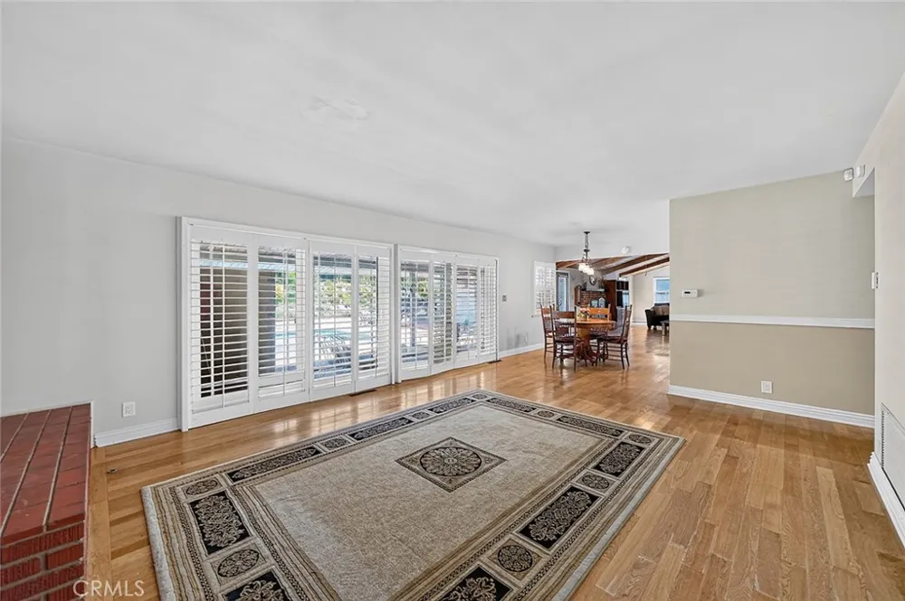 2349 Rockdell Street La Crescenta, CA 91214