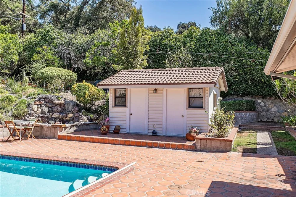2349 Rockdell Street La Crescenta, CA 91214
