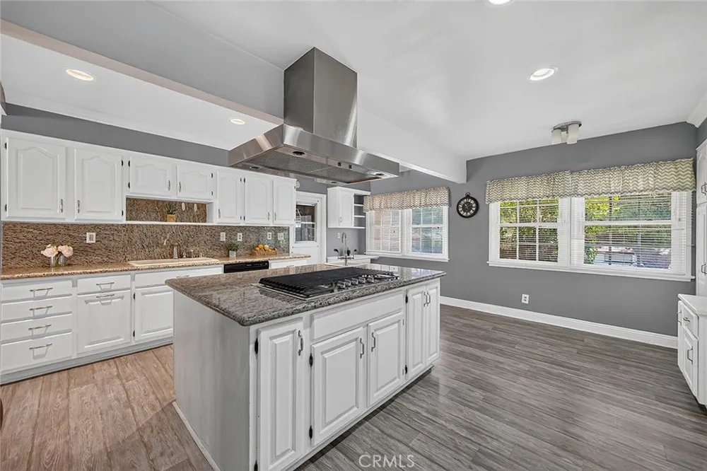 2349 Rockdell Street La Crescenta, CA 91214