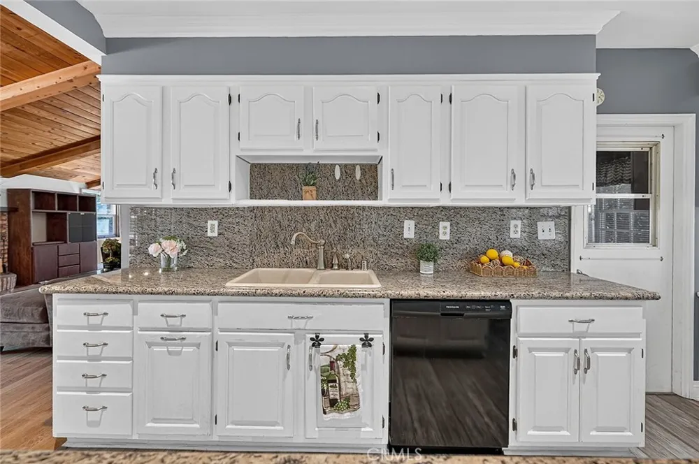 2349 Rockdell Street La Crescenta, CA 91214