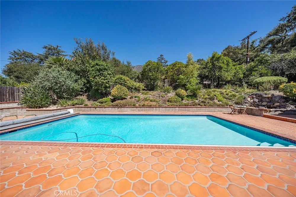 2349 Rockdell Street La Crescenta, CA 91214