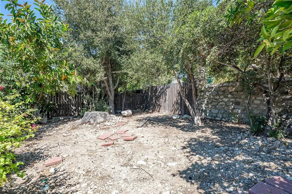 2349 Rockdell Street La Crescenta, CA 91214