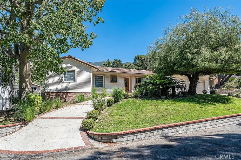 2349 Rockdell Street La Crescenta, CA 91214