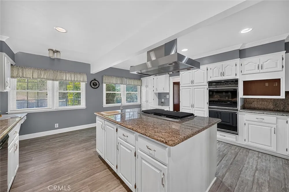 2349 Rockdell Street La Crescenta, CA 91214