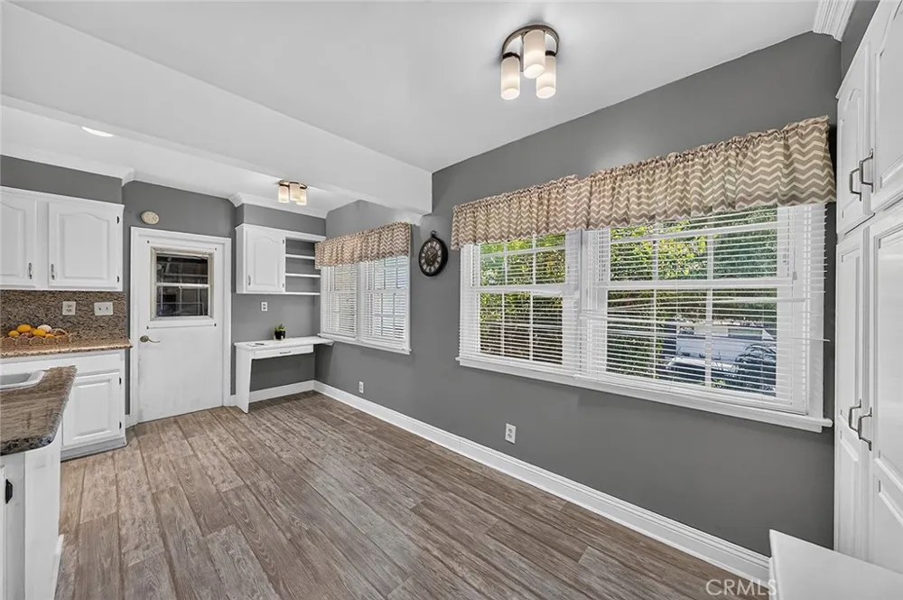 2349 Rockdell Street La Crescenta, CA 91214