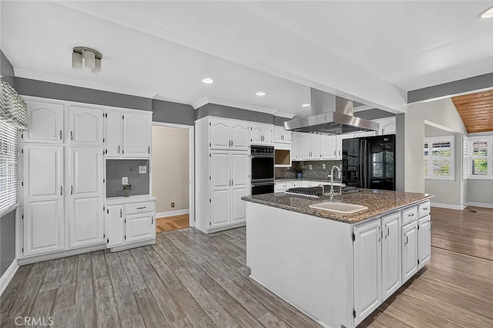 2349 Rockdell Street La Crescenta, CA 91214
