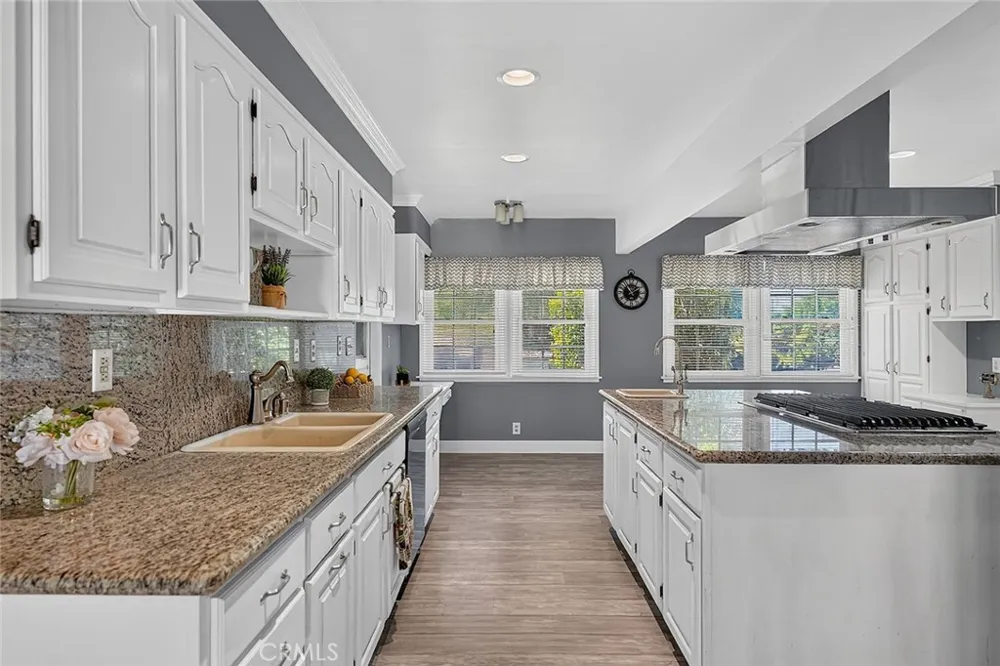 2349 Rockdell Street La Crescenta, CA 91214