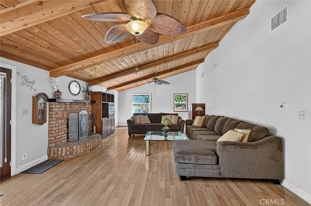 2349 Rockdell Street La Crescenta, CA 91214