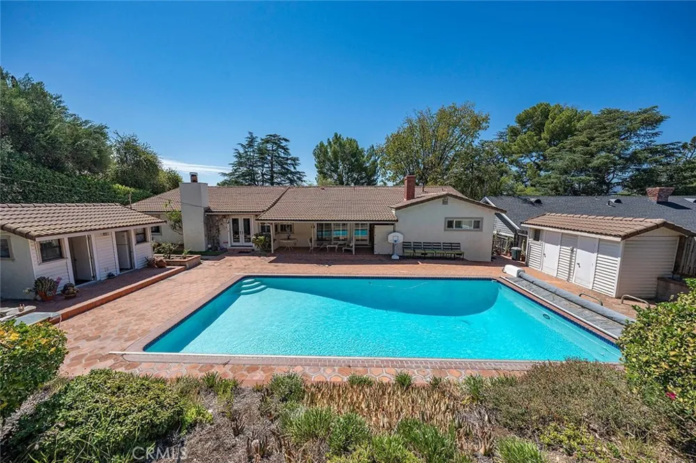 2349 Rockdell Street La Crescenta, CA 91214