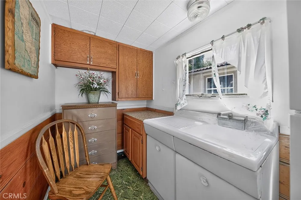 2349 Rockdell Street La Crescenta, CA 91214