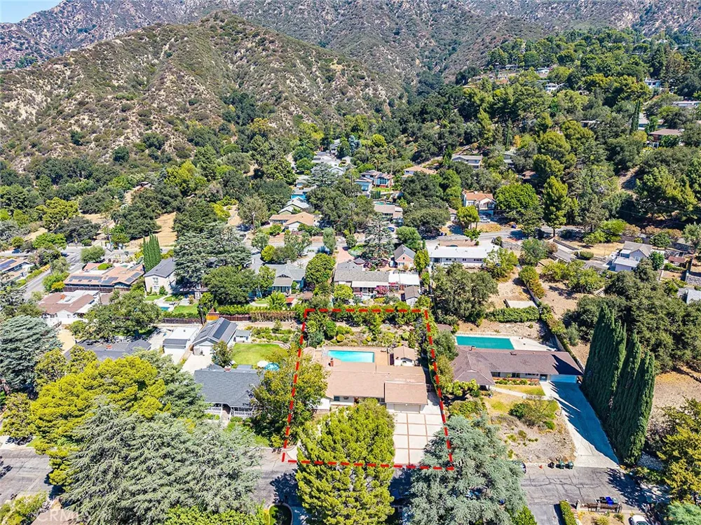 2349 Rockdell Street La Crescenta, CA 91214