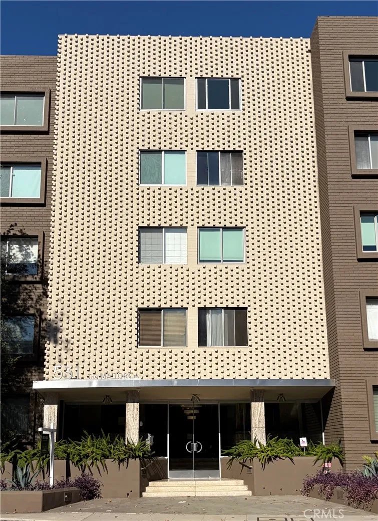 531 Rossmore #206 Los Angeles, CA 90004