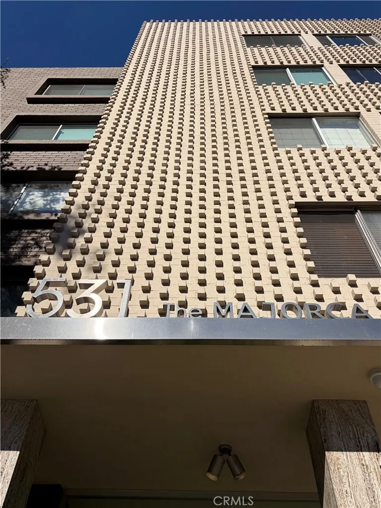 531 Rossmore #206 Los Angeles, CA 90004