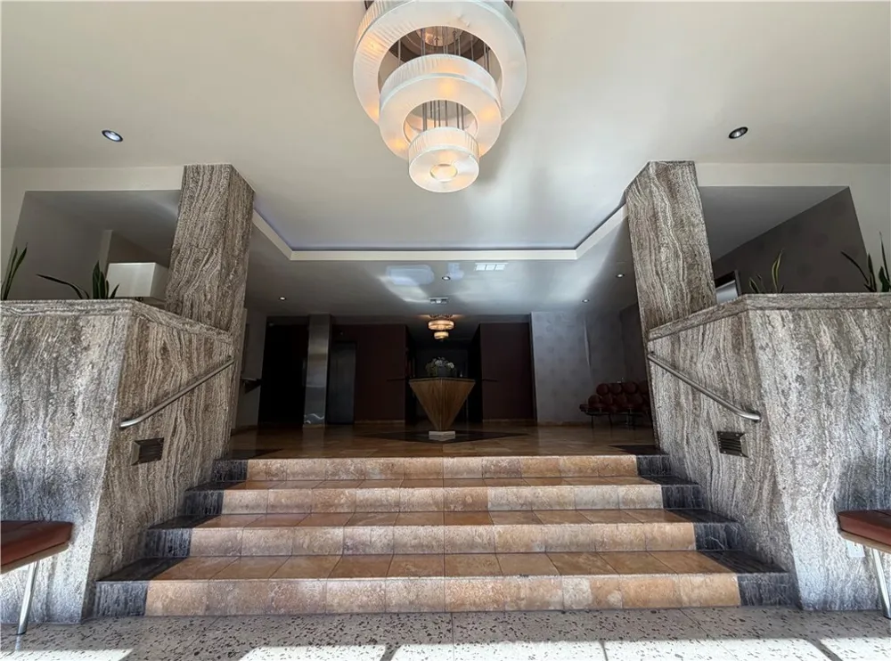 531 Rossmore #206 Los Angeles, CA 90004