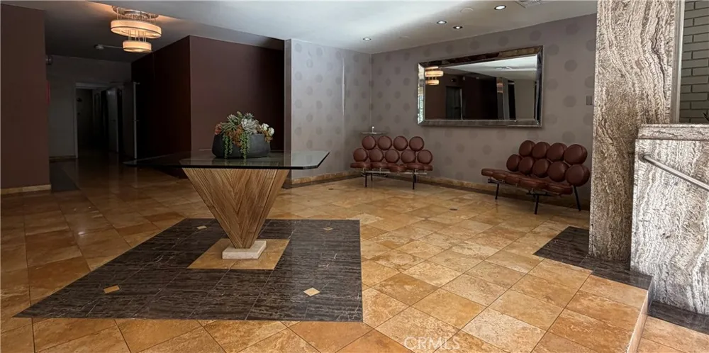531 Rossmore #206 Los Angeles, CA 90004
