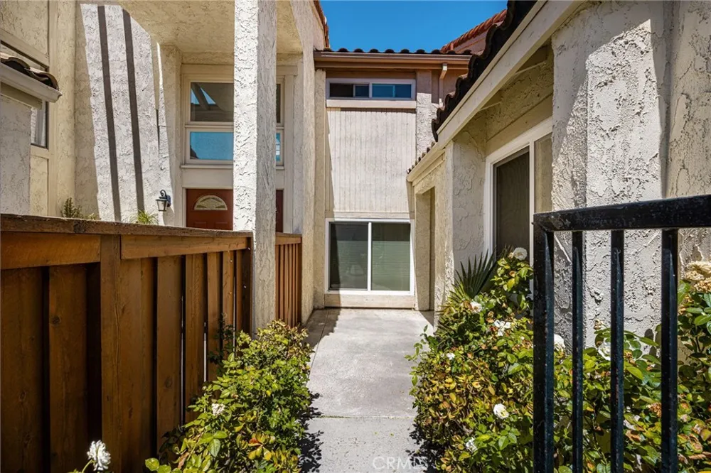 642 Colonial Fullerton, CA 92835