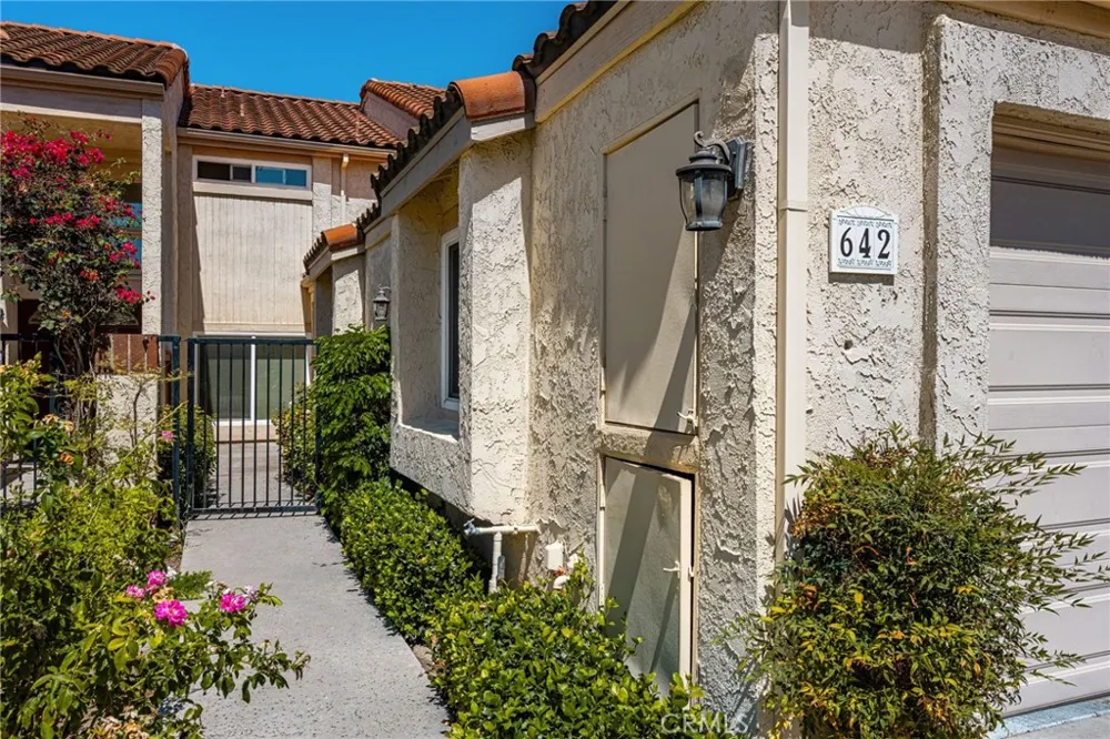 642 Colonial Fullerton, CA 92835