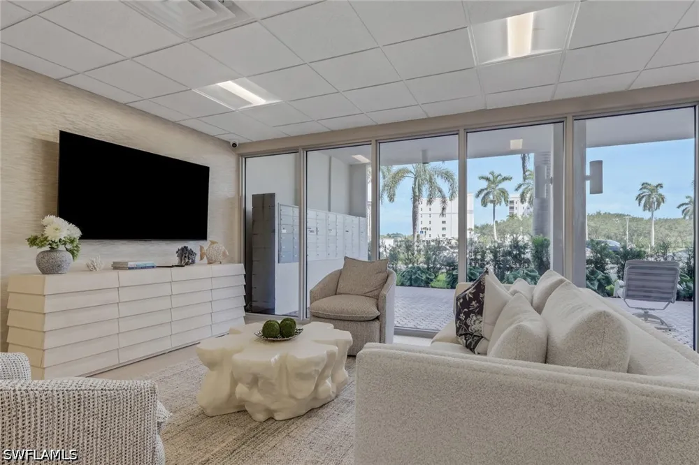 Bluebill Avenue #107 Naples, FL 34108