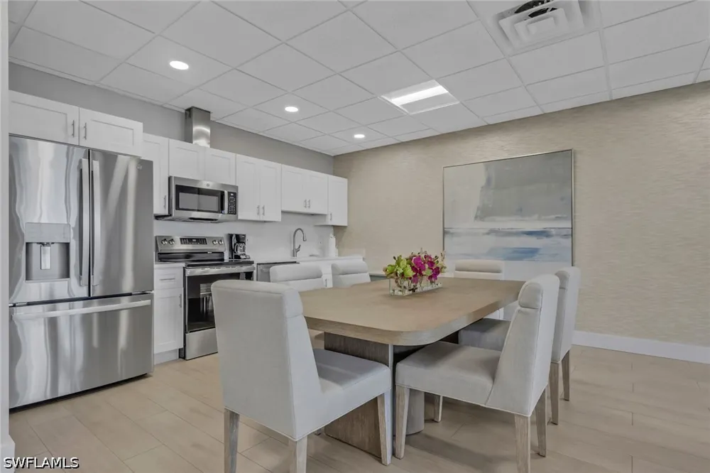 Bluebill Avenue #107 Naples, FL 34108