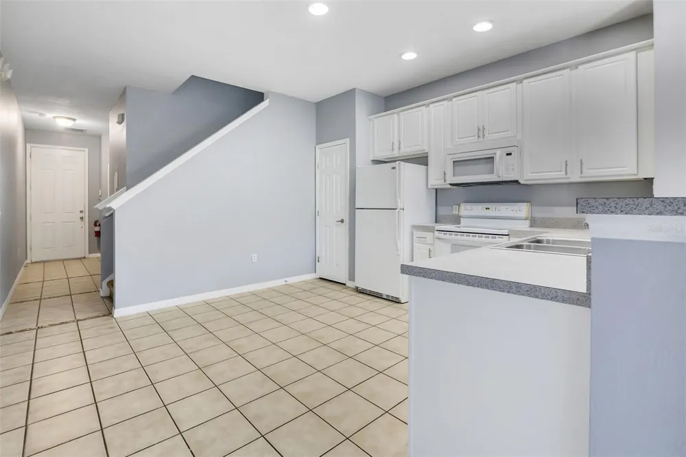 5276 PARADISE CAY CIRCLE Kissimmee, FL 34746