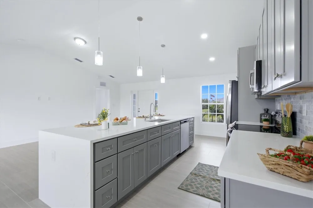 1219 NW 9TH PLACE Cape Coral, FL 33993