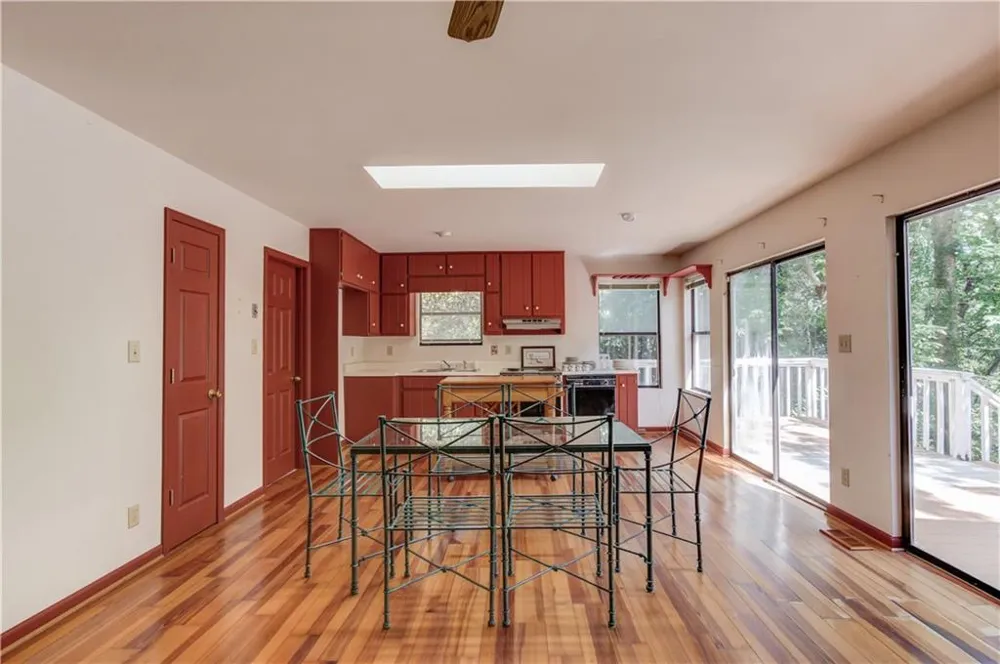3629 Lakeview Drive Gainesville, GA 30501