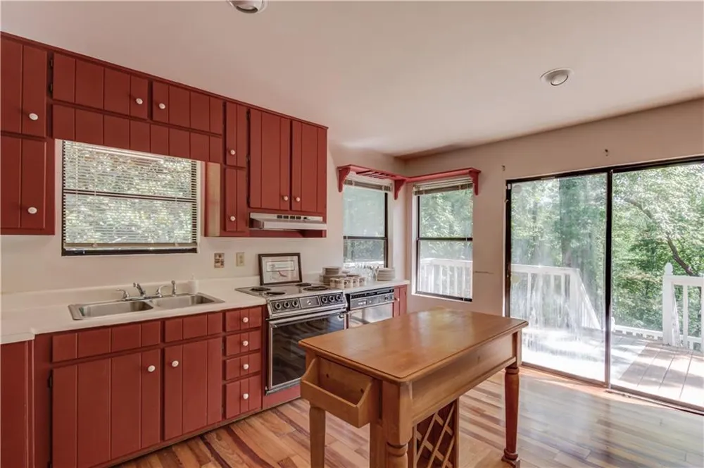 3629 Lakeview Drive Gainesville, GA 30501