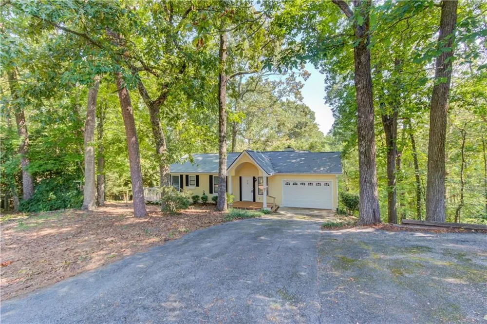 3629 Lakeview Drive Gainesville, GA 30501