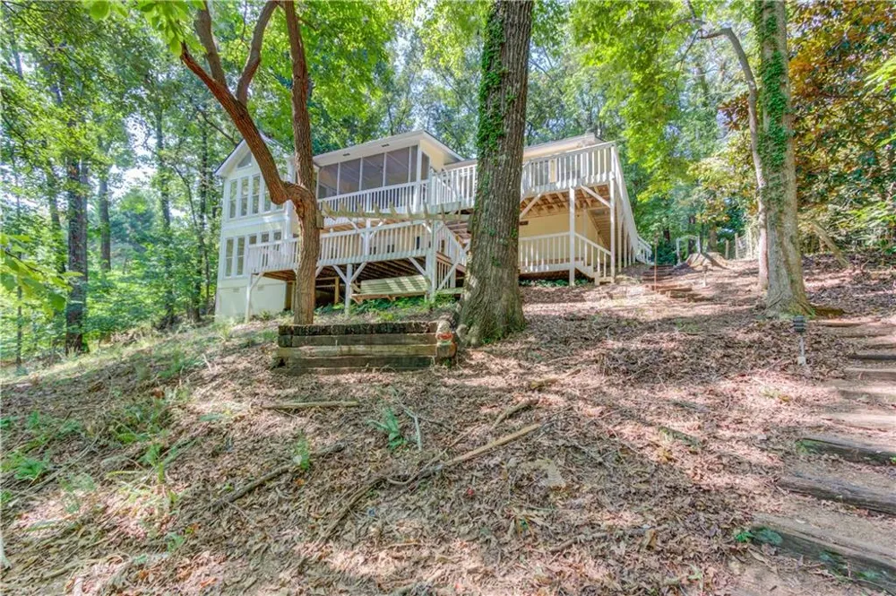 3629 Lakeview Drive Gainesville, GA 30501