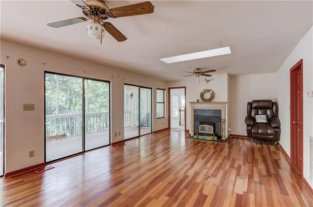 3629 Lakeview Drive Gainesville, GA 30501