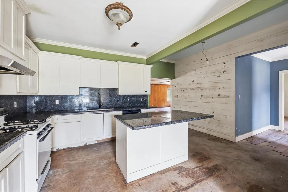 3512 10th Street Beaumont, TX 77705