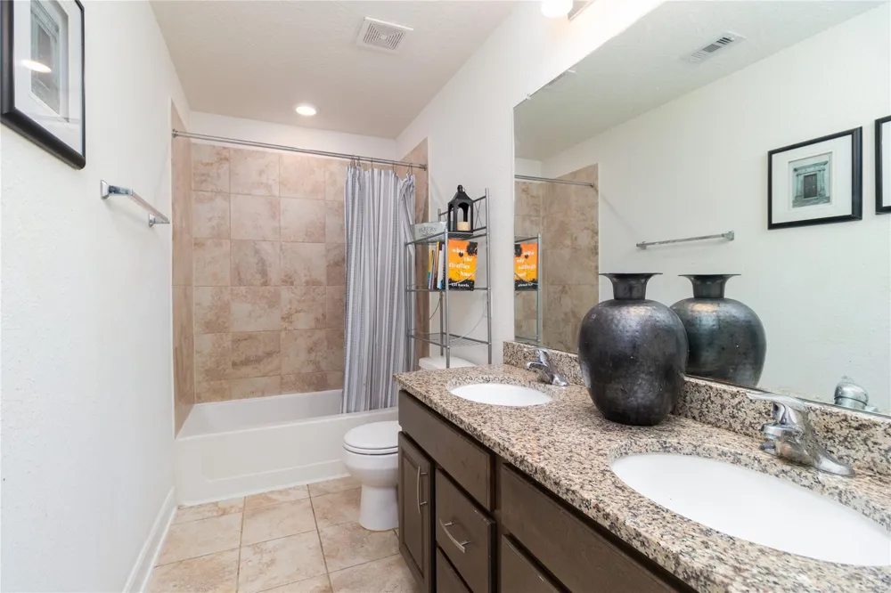 15706 Easton Gate Lane Houston, TX 77044