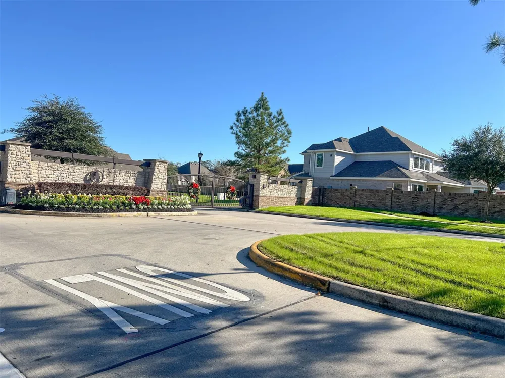 15706 Easton Gate Lane Houston, TX 77044