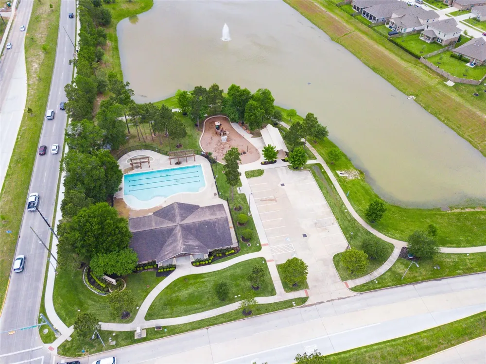 15706 Easton Gate Lane Houston, TX 77044