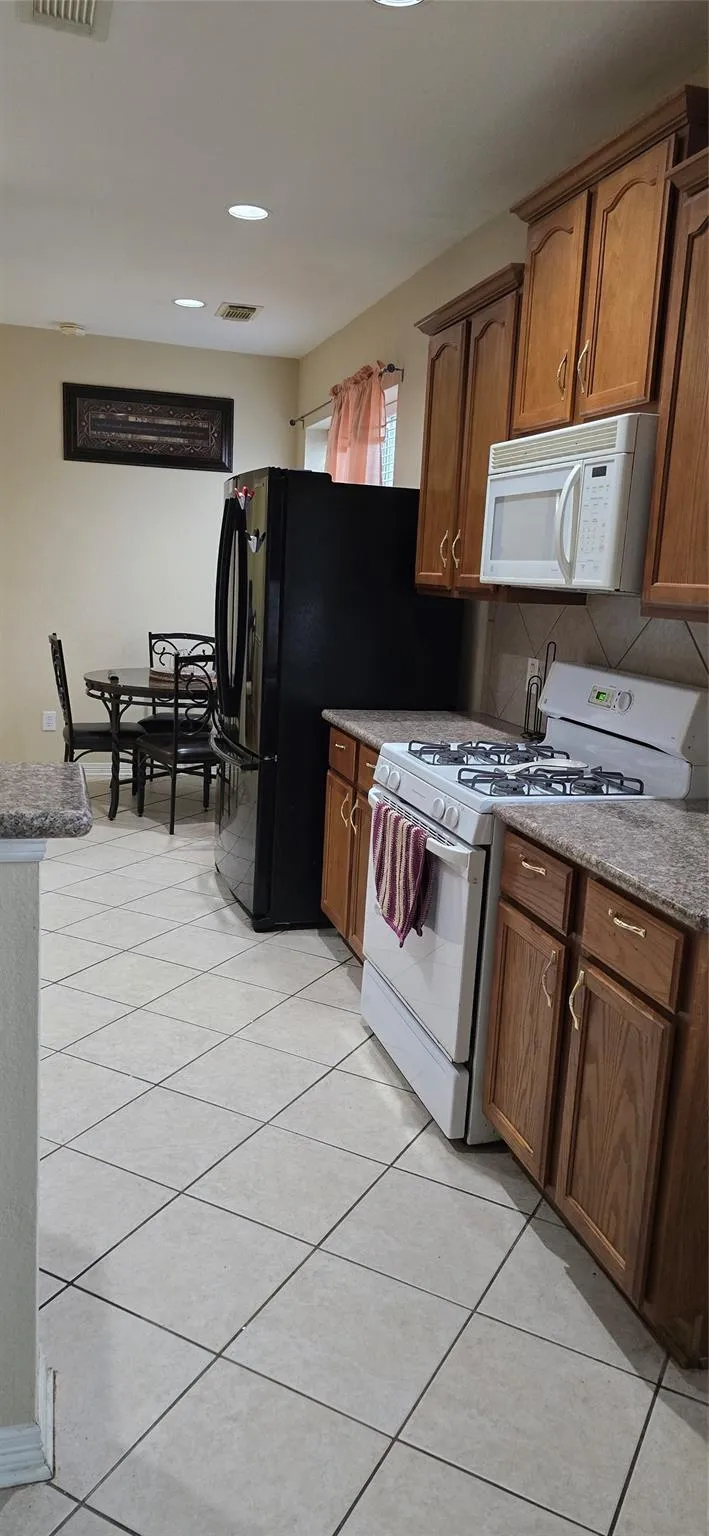 1018 Winter Green Court Missouri City, TX 77459