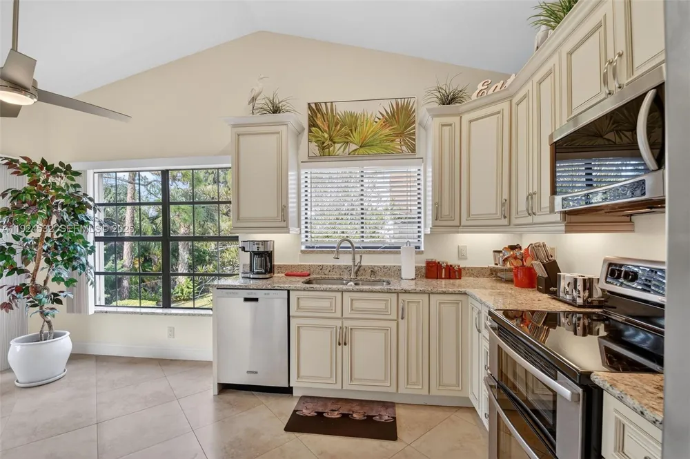 3259 Perimeter Dr #3259 Green Acres, FL 33467