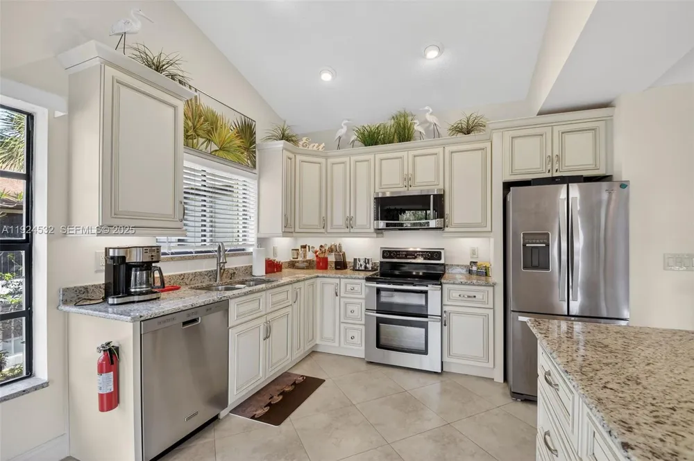 3259 Perimeter Dr #3259 Green Acres, FL 33467