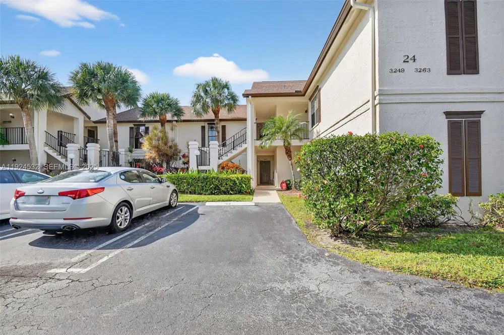 3259 Perimeter Dr #3259 Green Acres, FL 33467